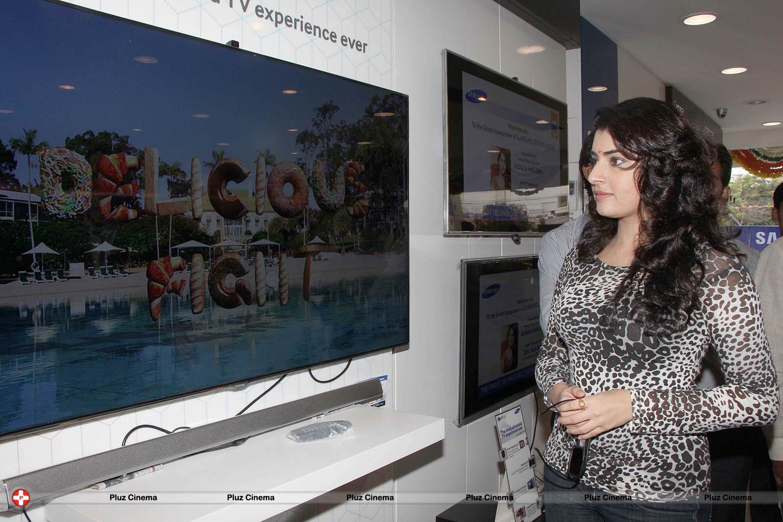 Archana Launches Samsung Plaza by Pai International Electronics Ltd Photos | Picture 545018