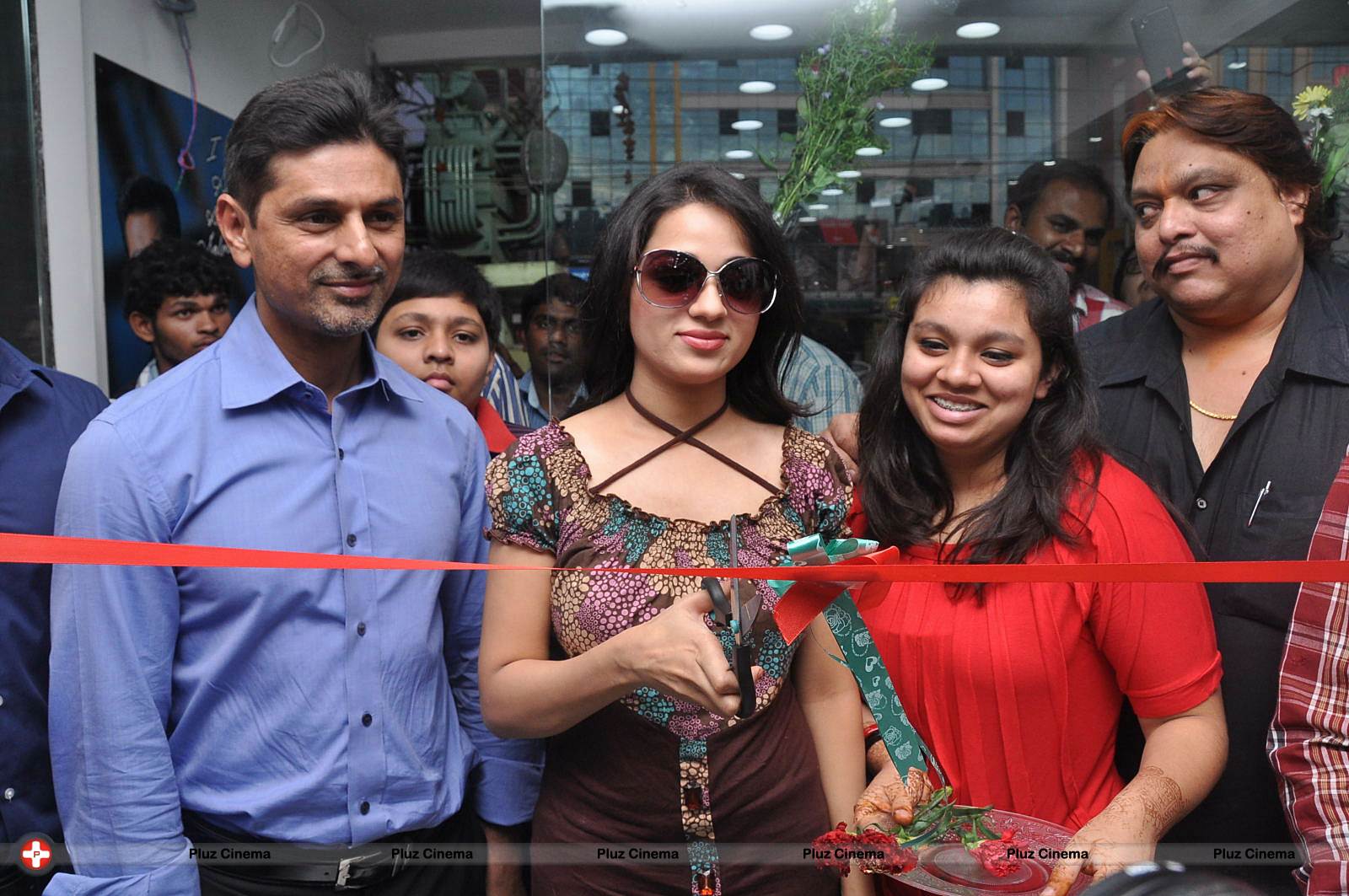 Reshma - Reshma Launches Saberi's 12th Optical Showroom at Kondapur Photos | Picture 553648