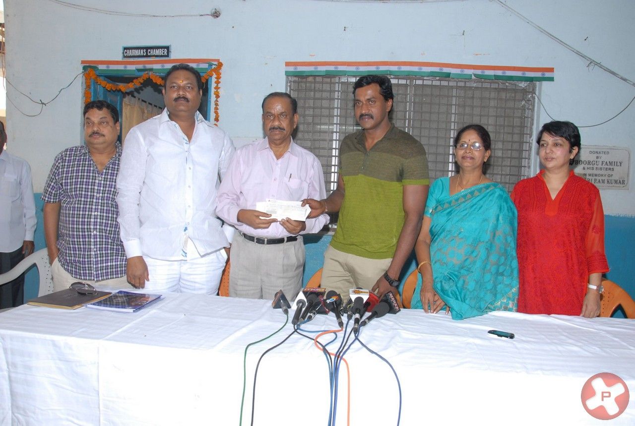 Sunil Birthday celebrations in Devanar Foundation Pictures | Picture 395845