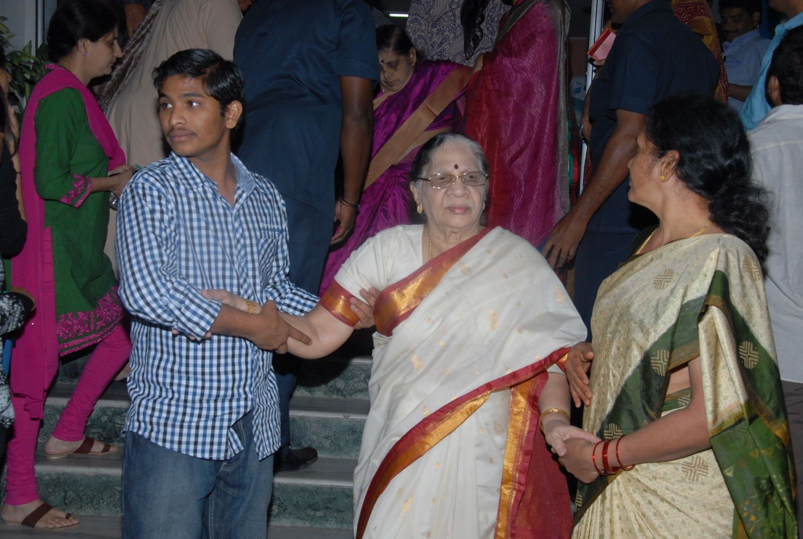 Nayak Movie Premier Show Pictures | Picture 359282