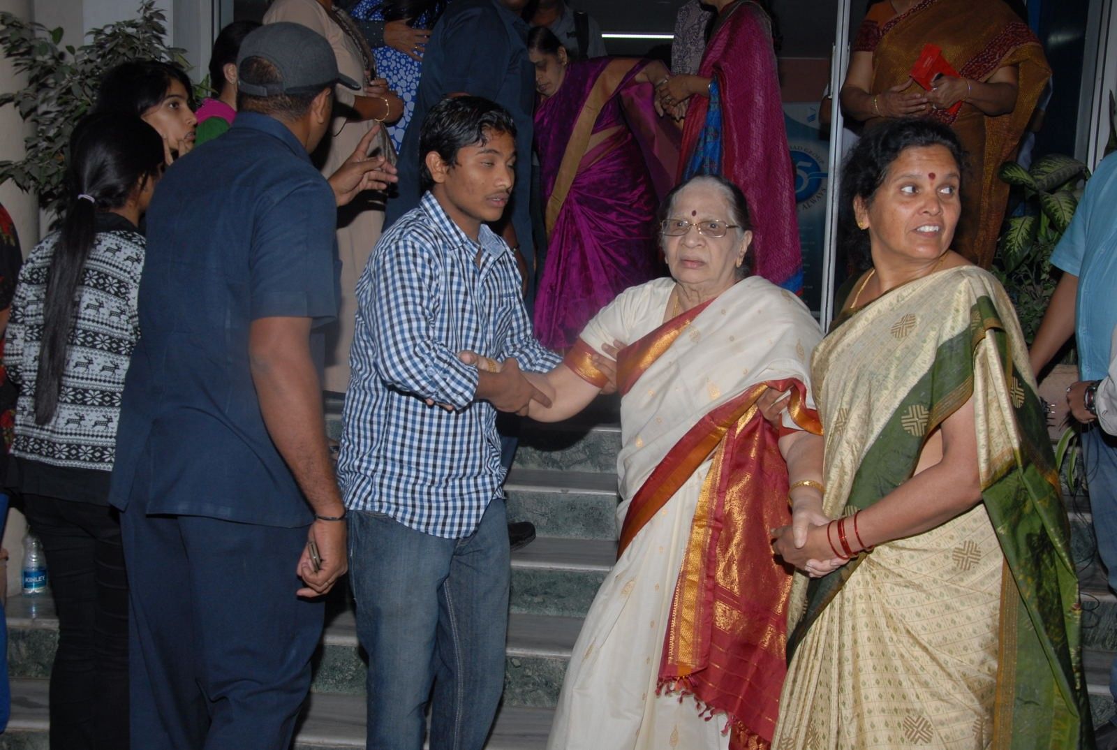 Nayak Movie Premier Show Pictures | Picture 359320