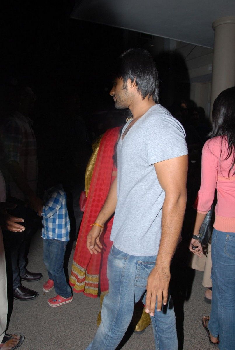 Nayak Movie Premier Show Pictures | Picture 359330