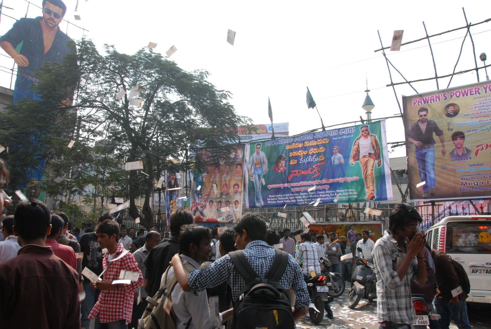 Nayak Movie Theater Hungama Pictures | Picture 359514