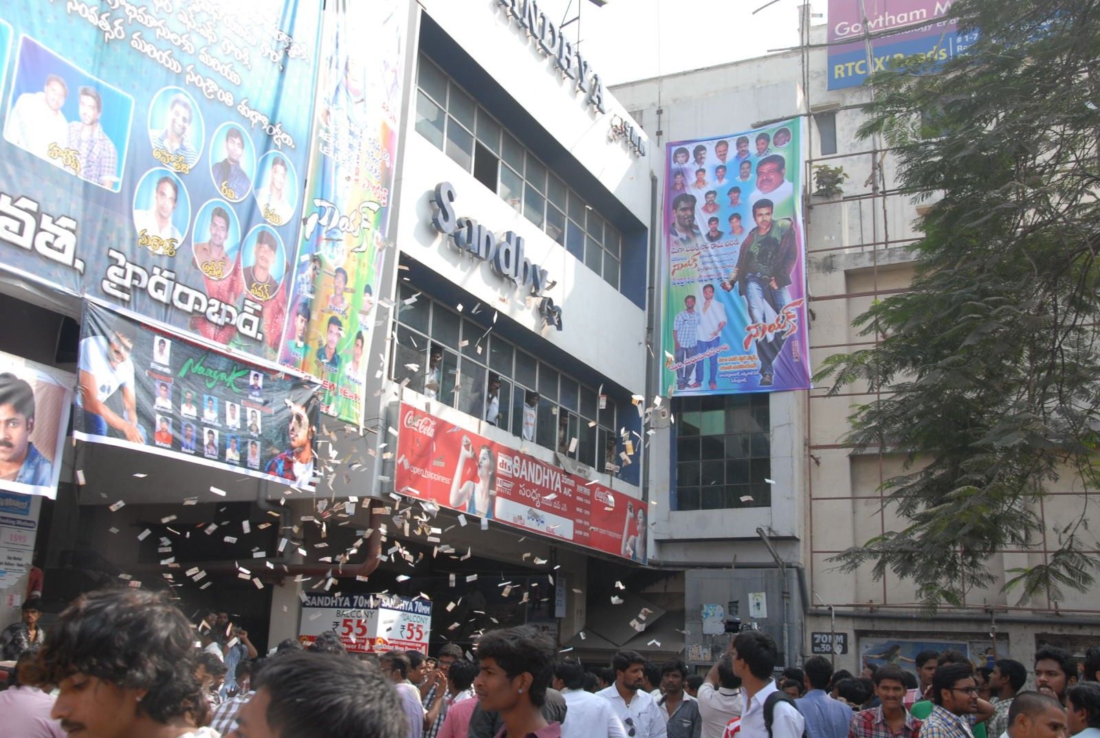 Nayak Movie Theater Hungama Pictures | Picture 359516