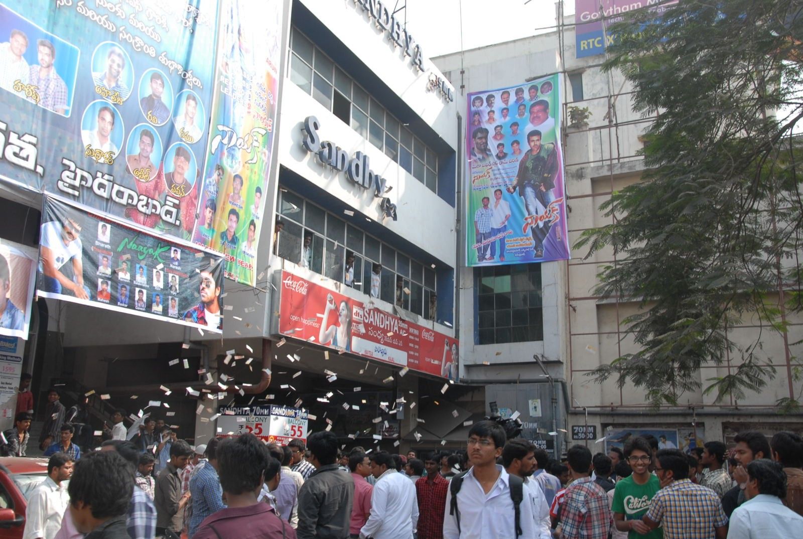Nayak Movie Theater Hungama Pictures | Picture 359587