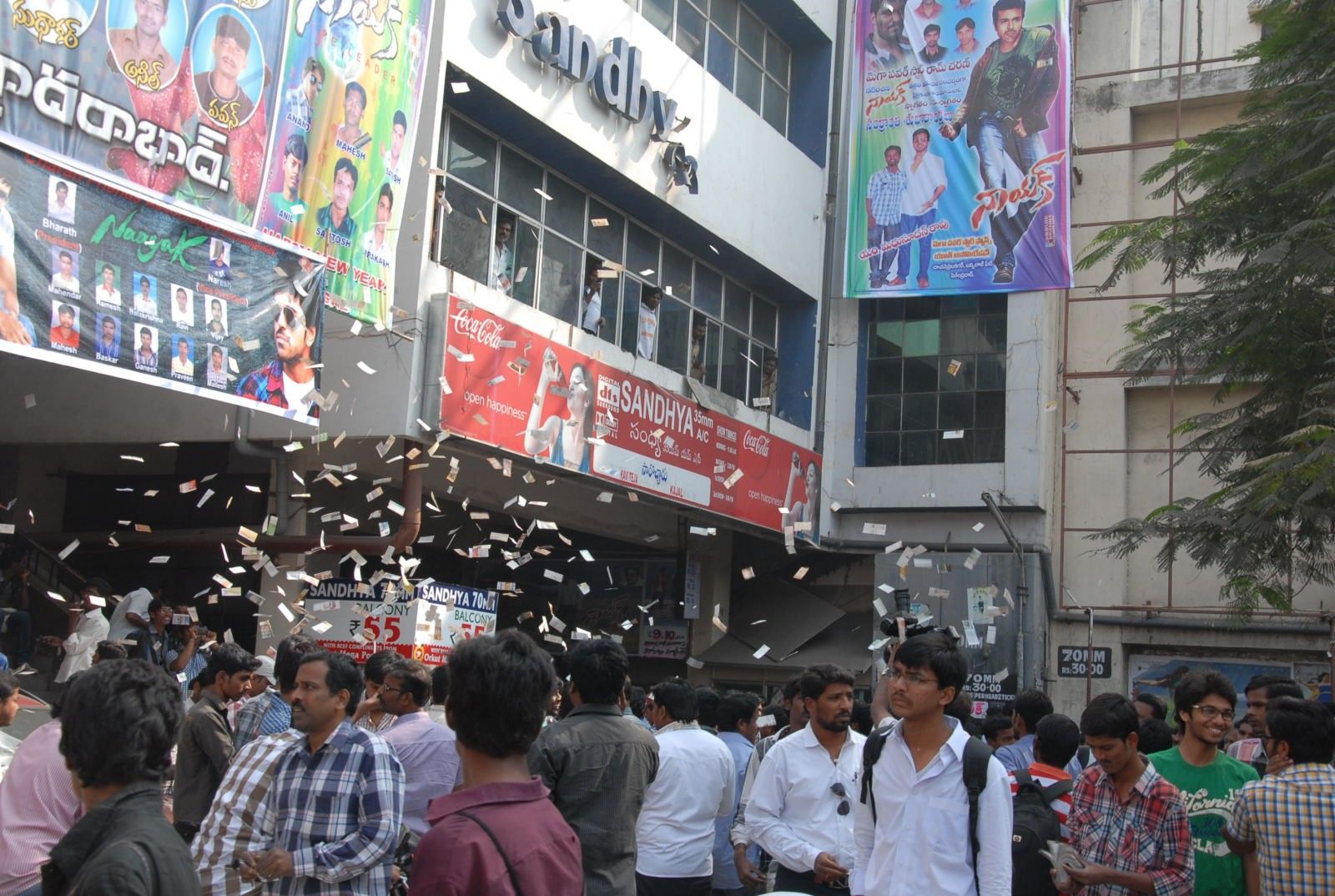 Nayak Movie Theater Hungama Pictures | Picture 359590