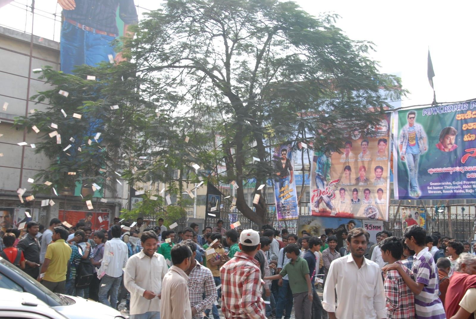 Nayak Movie Theater Hungama Pictures | Picture 359620