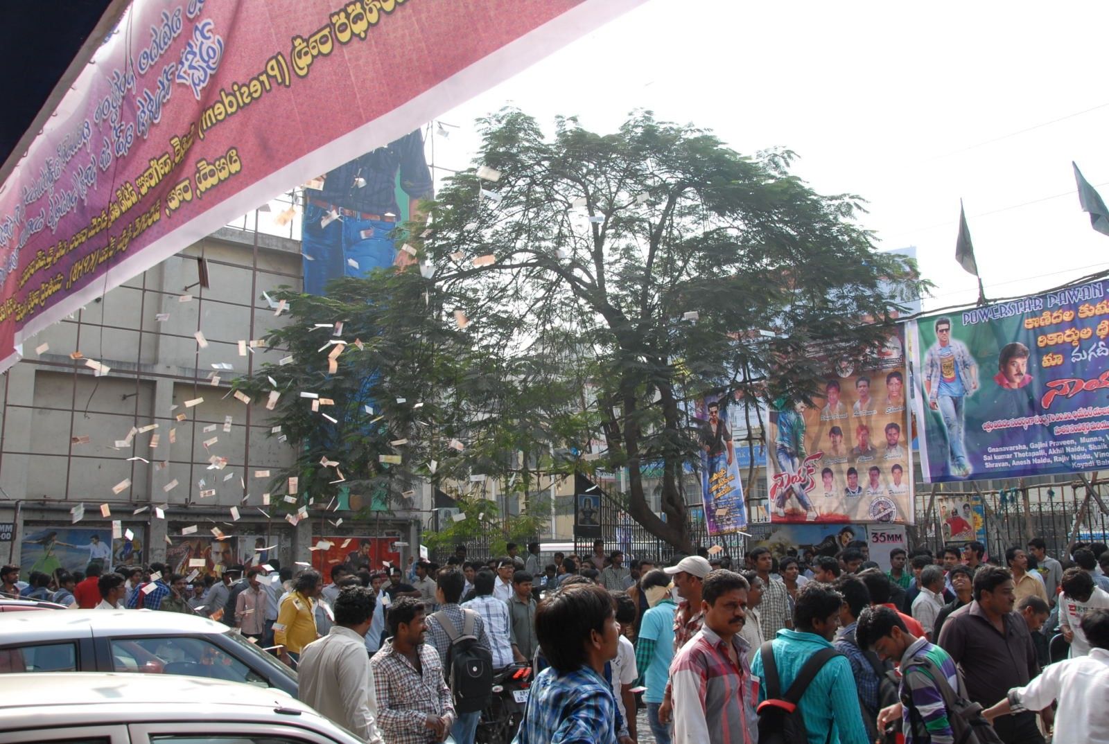 Nayak Movie Theater Hungama Pictures | Picture 359630