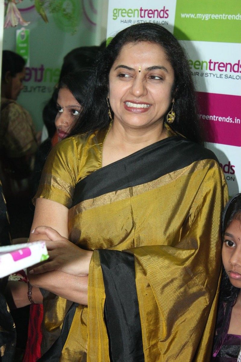 Suhasini Maniratnam - Suhasini Inuagurate 97th Green Trends Salon Pictures | Picture 366636