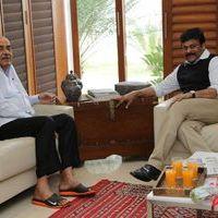 Chiru Meets to Ramanaidu Pictures | Picture 370031