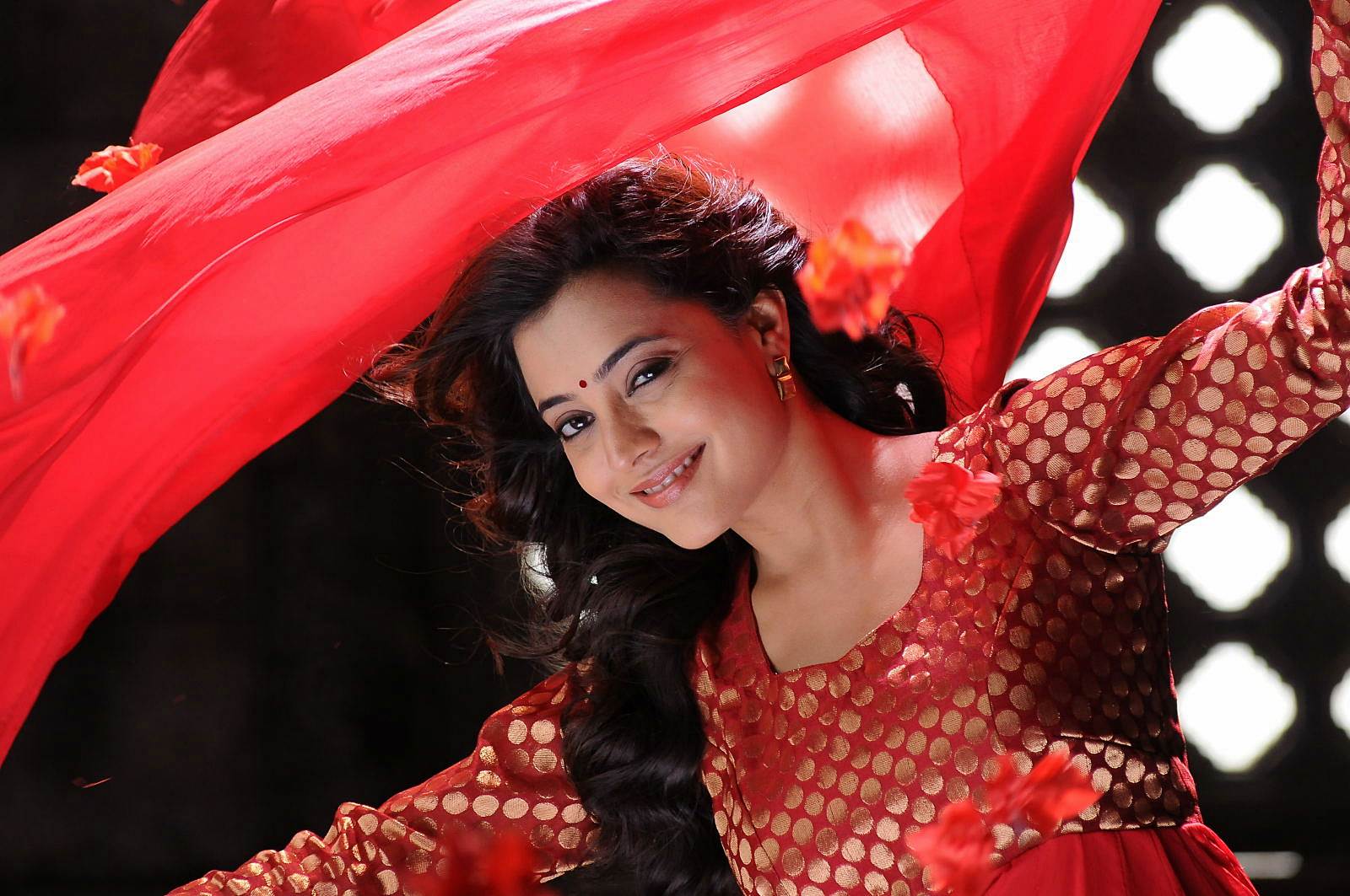Nisha Agarwal - Saradaga Ammayitho Movie Song Photos | Picture 503547