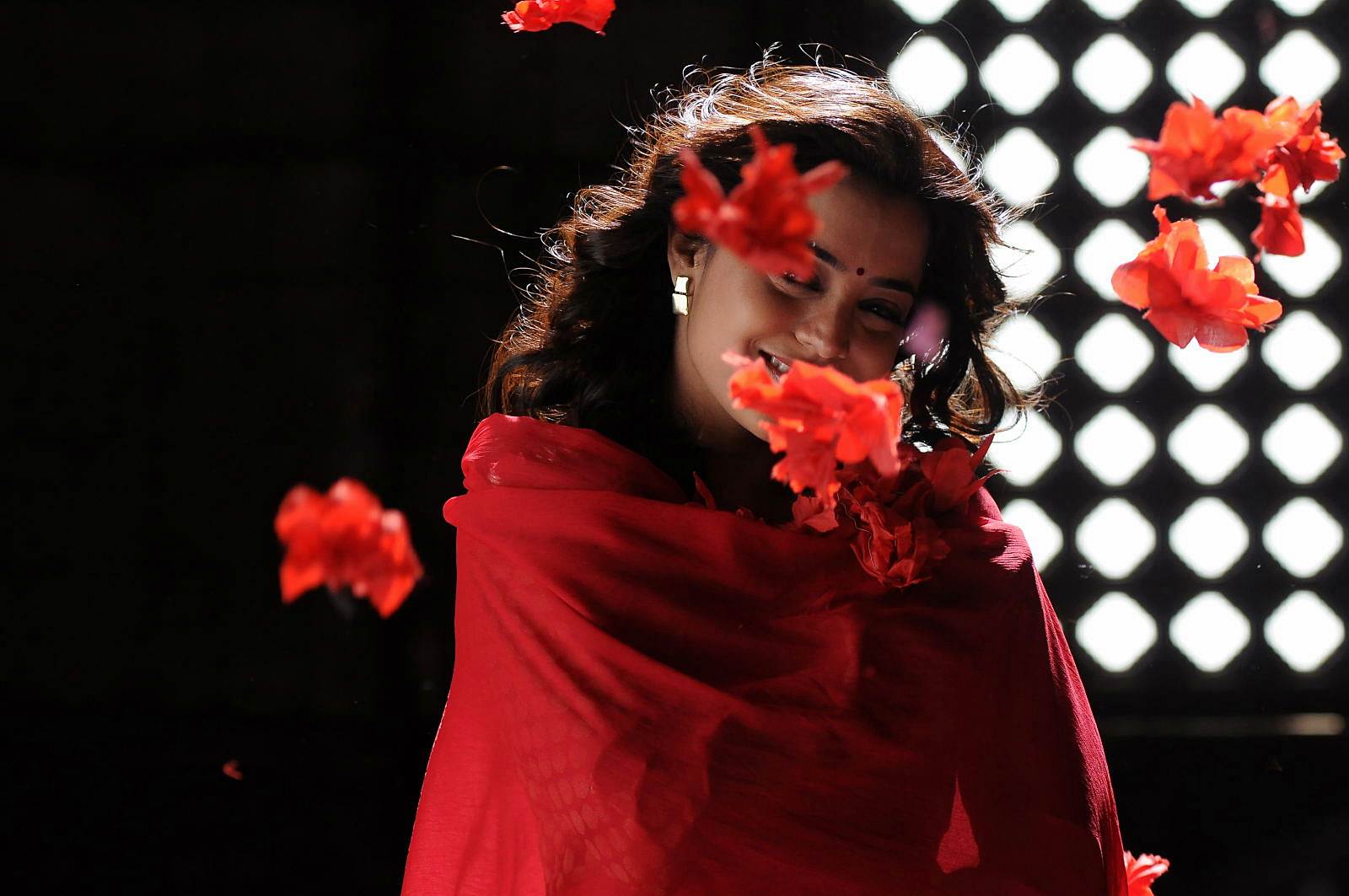 Nisha Agarwal - Saradaga Ammayitho Movie Song Photos | Picture 503598