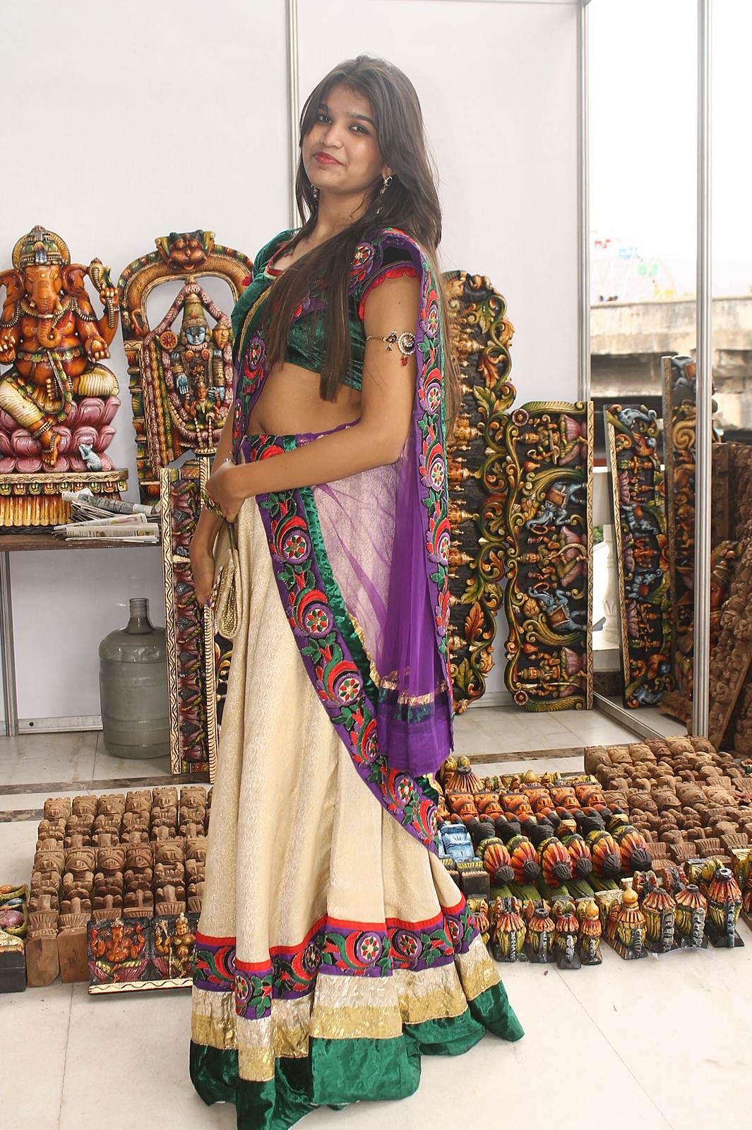 Isha Agarwal - Isha Agarwal Inaugurates Silk Of India Exhibition Photos | Picture 504025