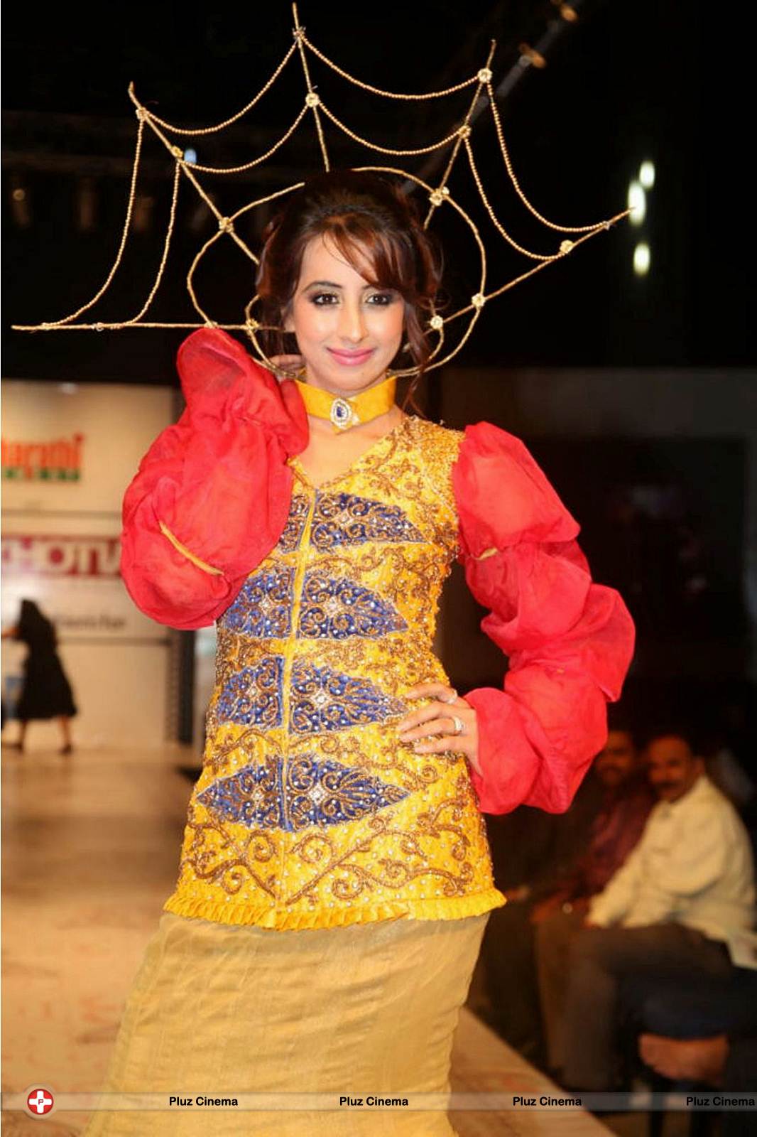 Sanjana Galrani Ramp Walk at Hyderabad Fashion Week Photos | Picture 524071