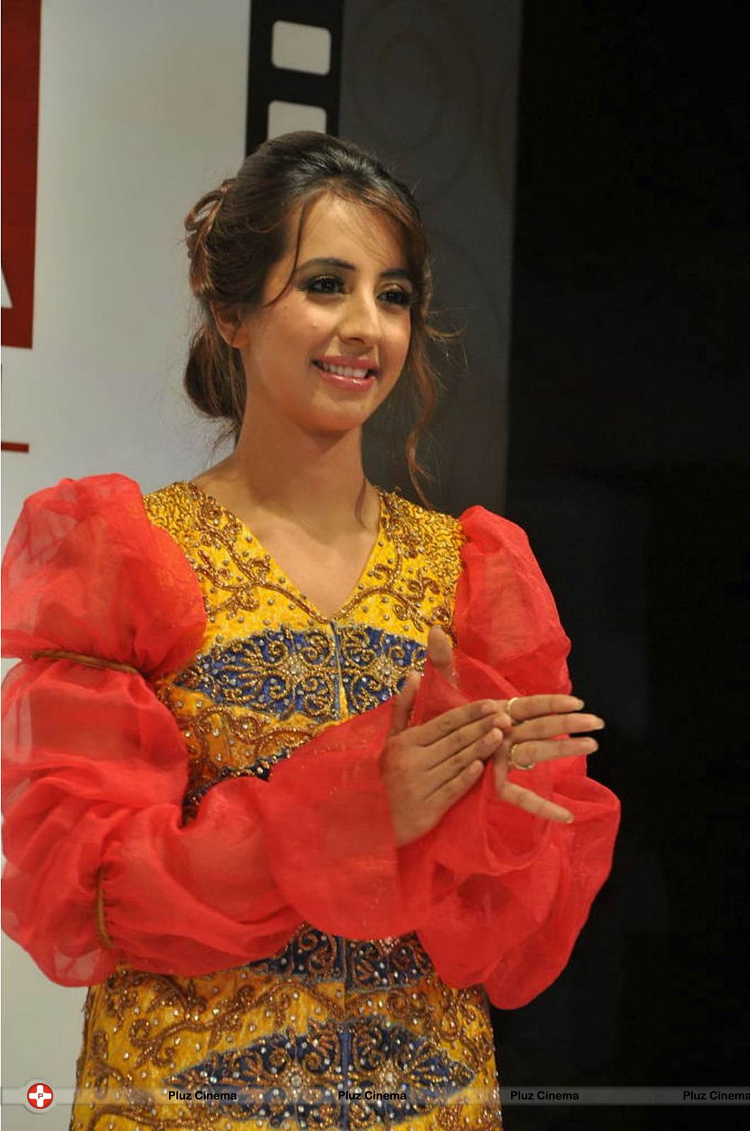 Sanjana Galrani Ramp Walk at Hyderabad Fashion Week Photos | Picture 524075