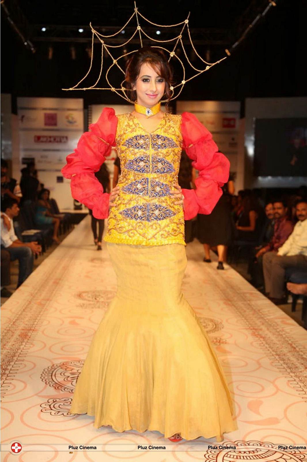 Sanjana Galrani Ramp Walk at Hyderabad Fashion Week Photos | Picture 524077