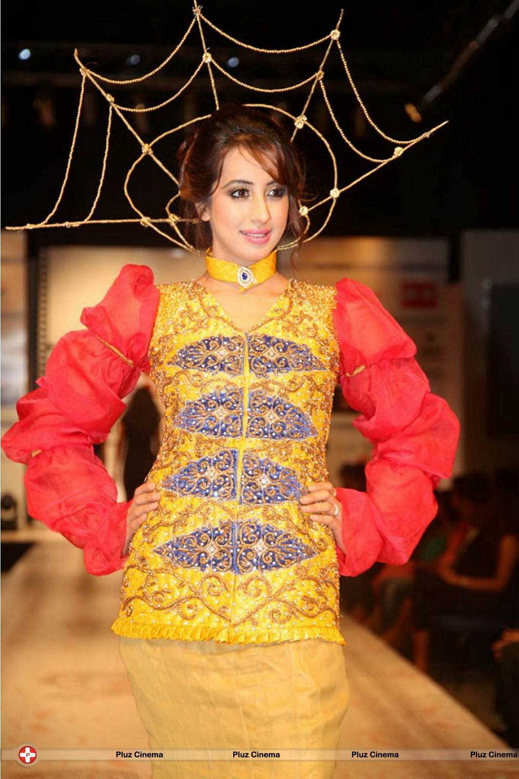 Sanjana Galrani Ramp Walk at Hyderabad Fashion Week Photos | Picture 524102