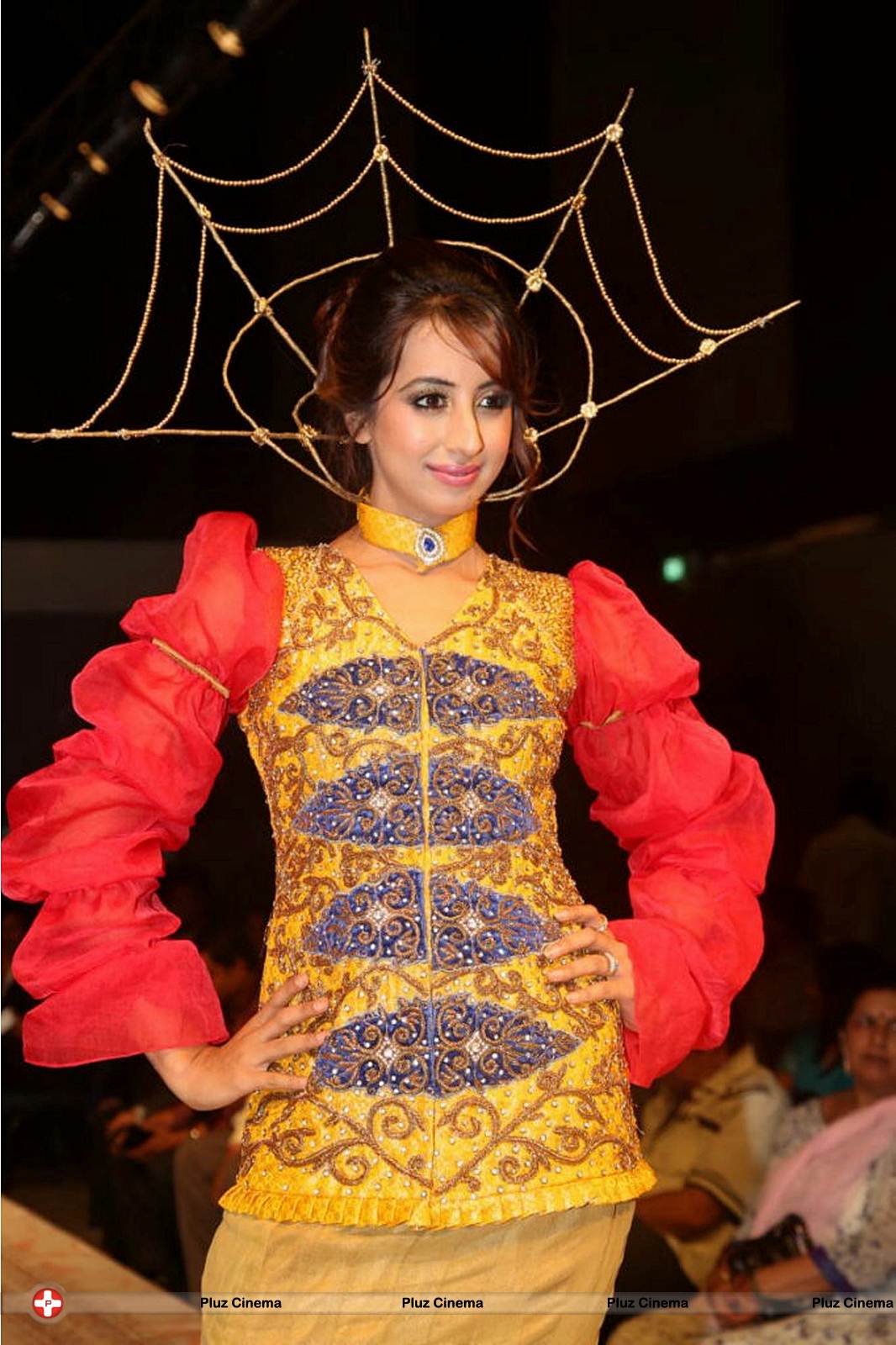 Sanjana Galrani Ramp Walk at Hyderabad Fashion Week Photos | Picture 524104