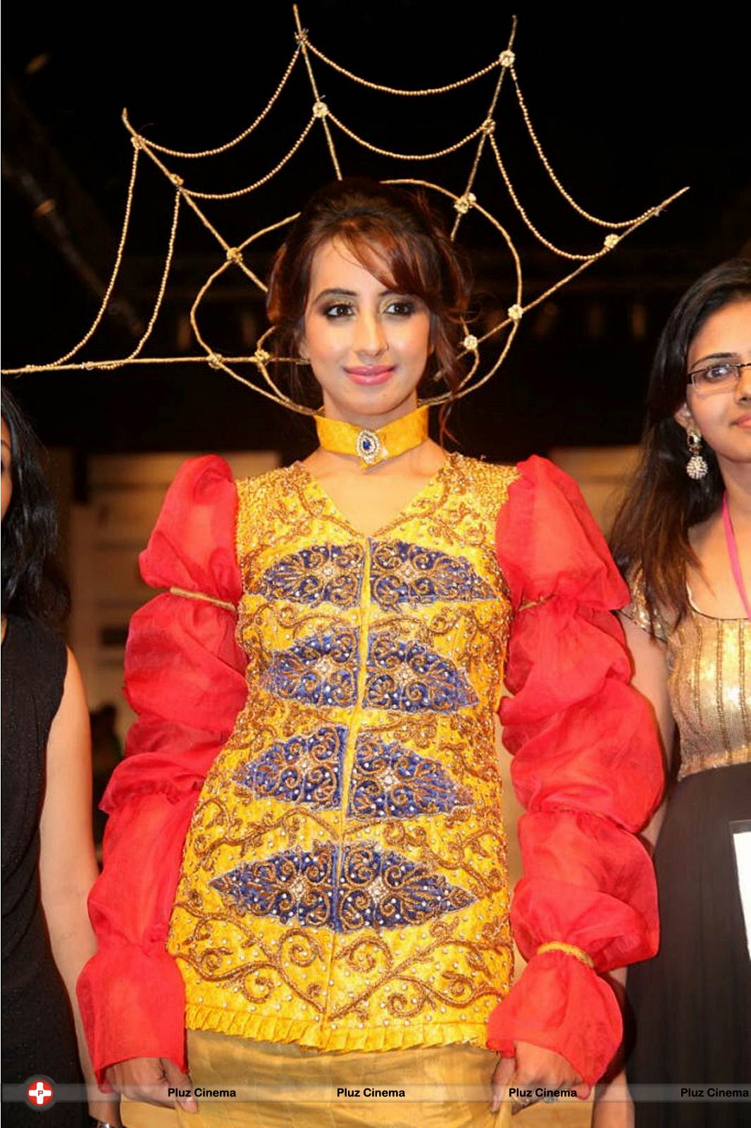 Sanjana Galrani Ramp Walk at Hyderabad Fashion Week Photos | Picture 524124
