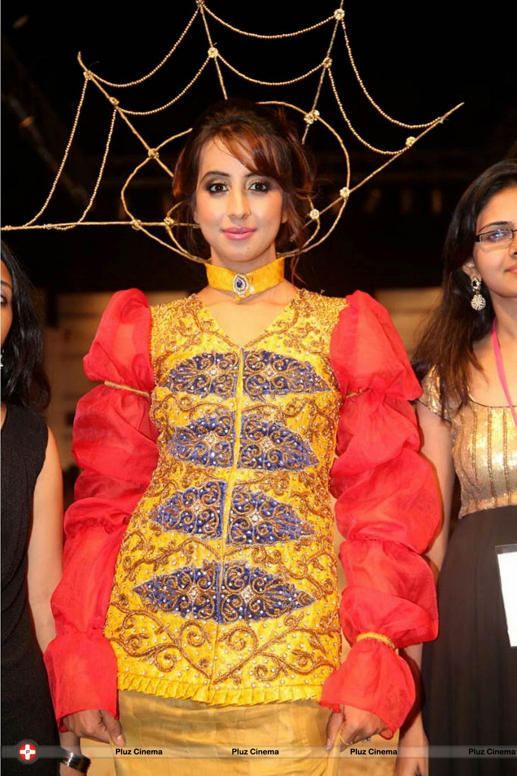 Sanjana Galrani Ramp Walk at Hyderabad Fashion Week Photos | Picture 524125
