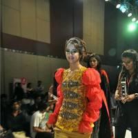 Sanjana Galrani Ramp Walk at Hyderabad Fashion Week Photos | Picture 524093