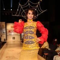 Sanjana Galrani Ramp Walk at Hyderabad Fashion Week Photos | Picture 524109