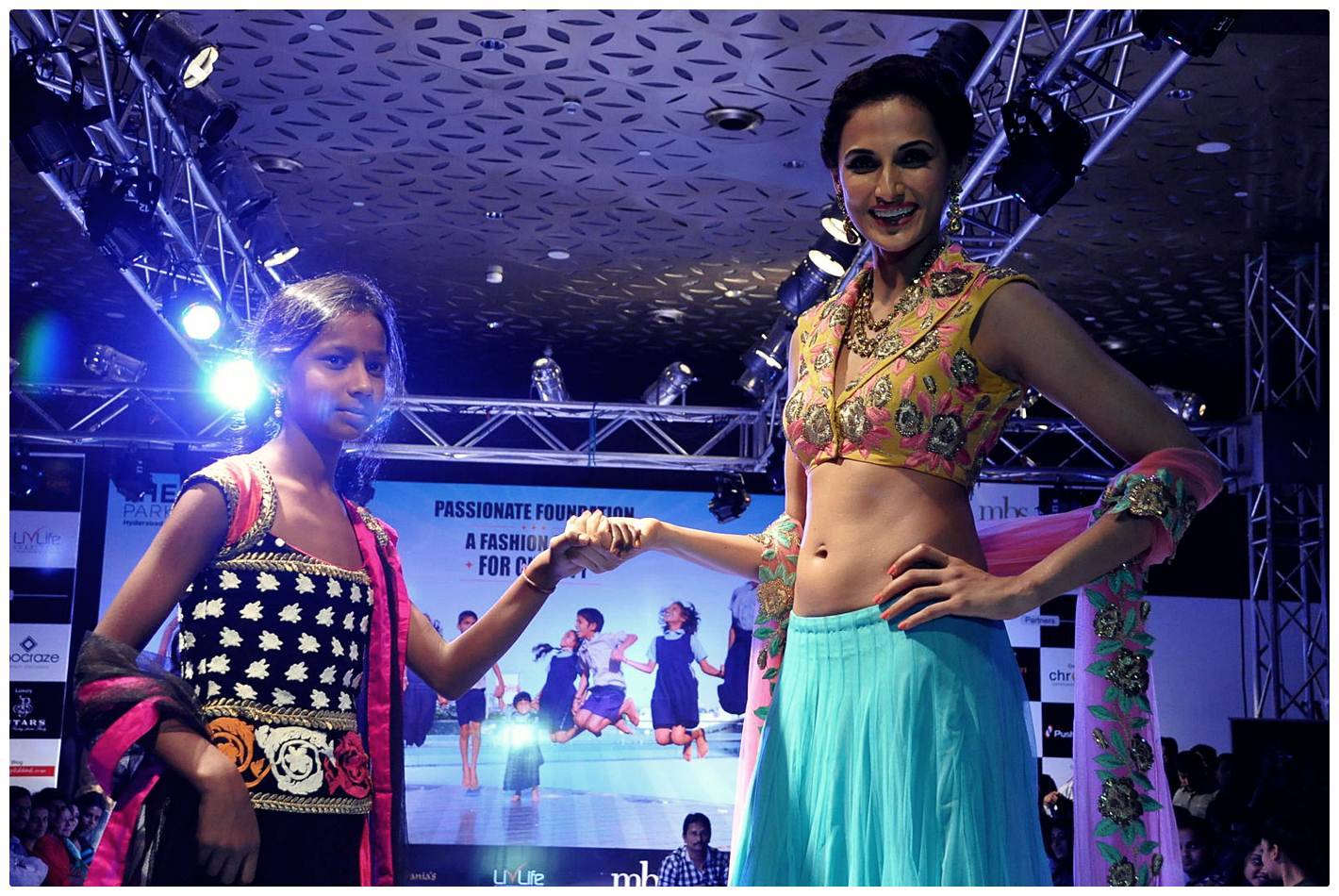 Shilpa Reddy Ramp Walk at Passionate Foundation Fashion Show Photos | Picture 477305