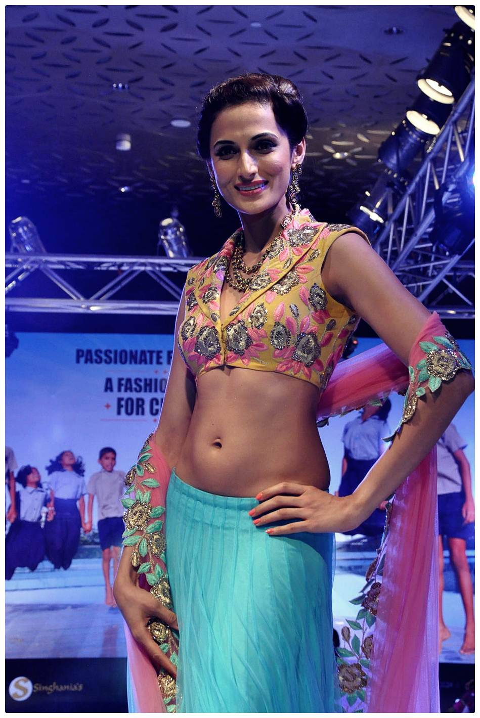 Shilpa Reddy Ramp Walk at Passionate Foundation Fashion Show Photos | Picture 477307