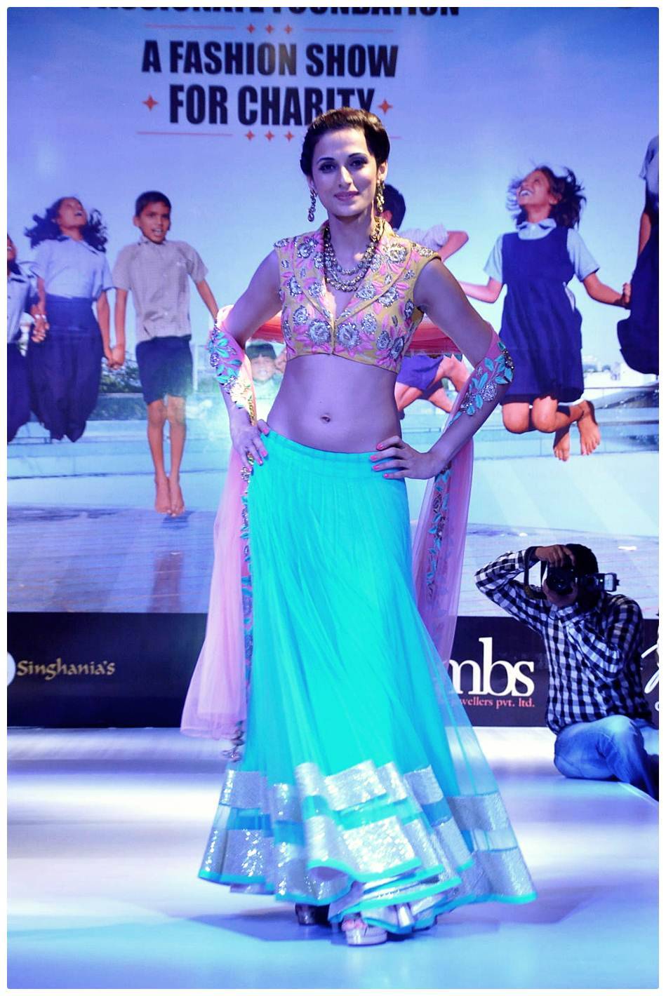 Shilpa Reddy Ramp Walk at Passionate Foundation Fashion Show Photos | Picture 477323