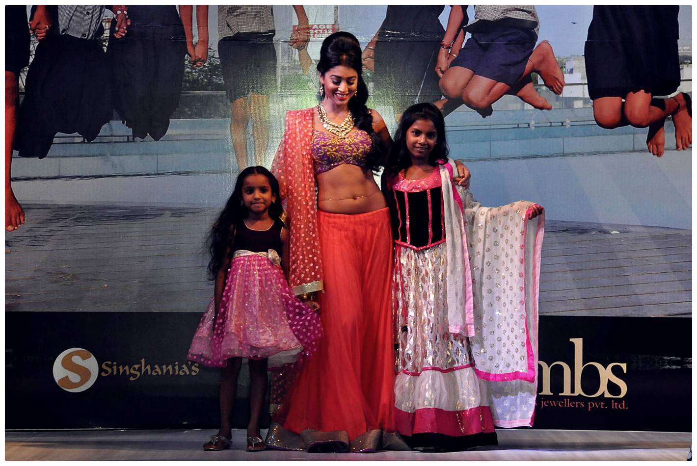 Shriya Saran Ramp Walk at Passionate Foundation Fashion Show Photos | Picture 477301