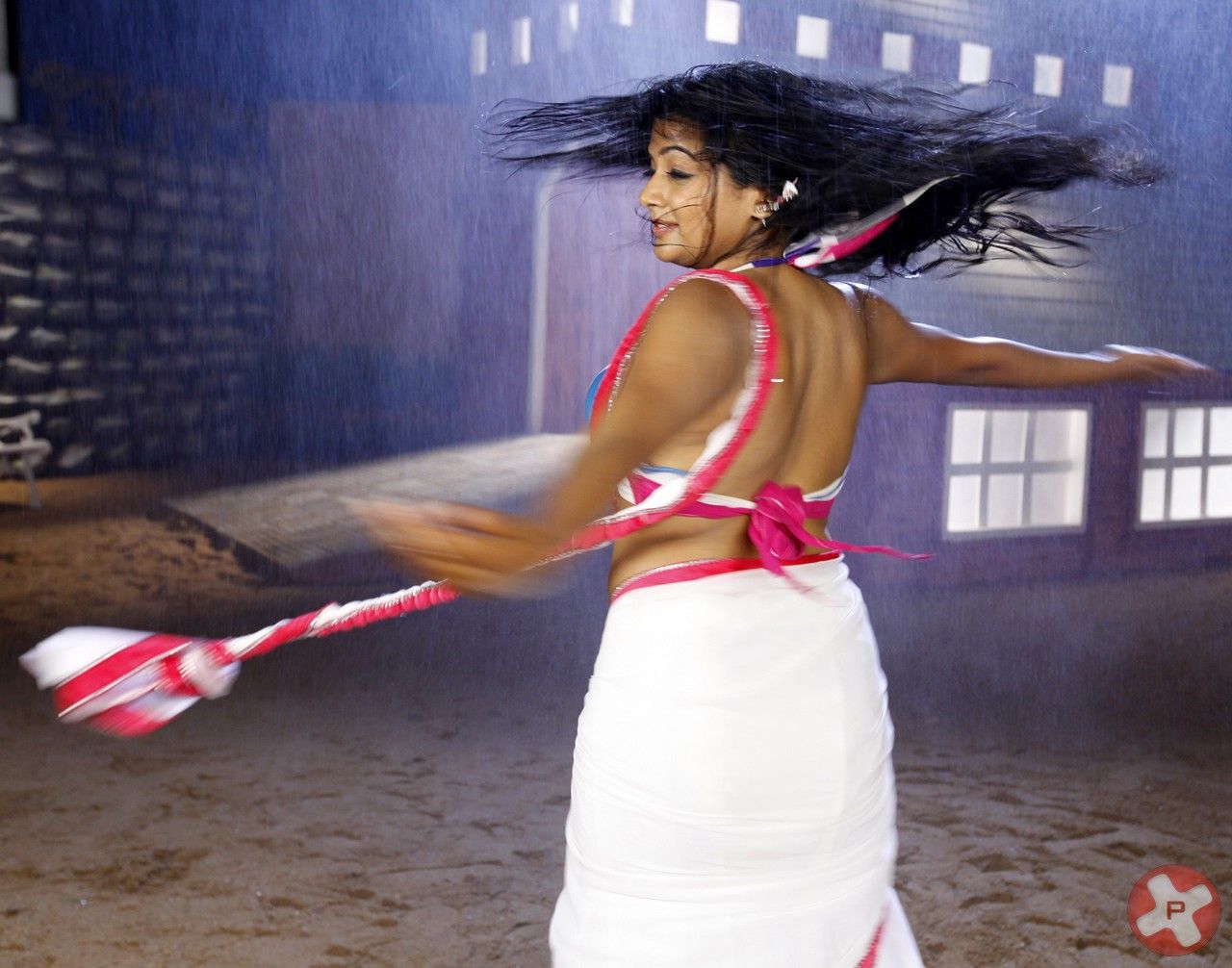 Priyamani - Priyamani Hot Stills in Tikka Movie | Picture 396338