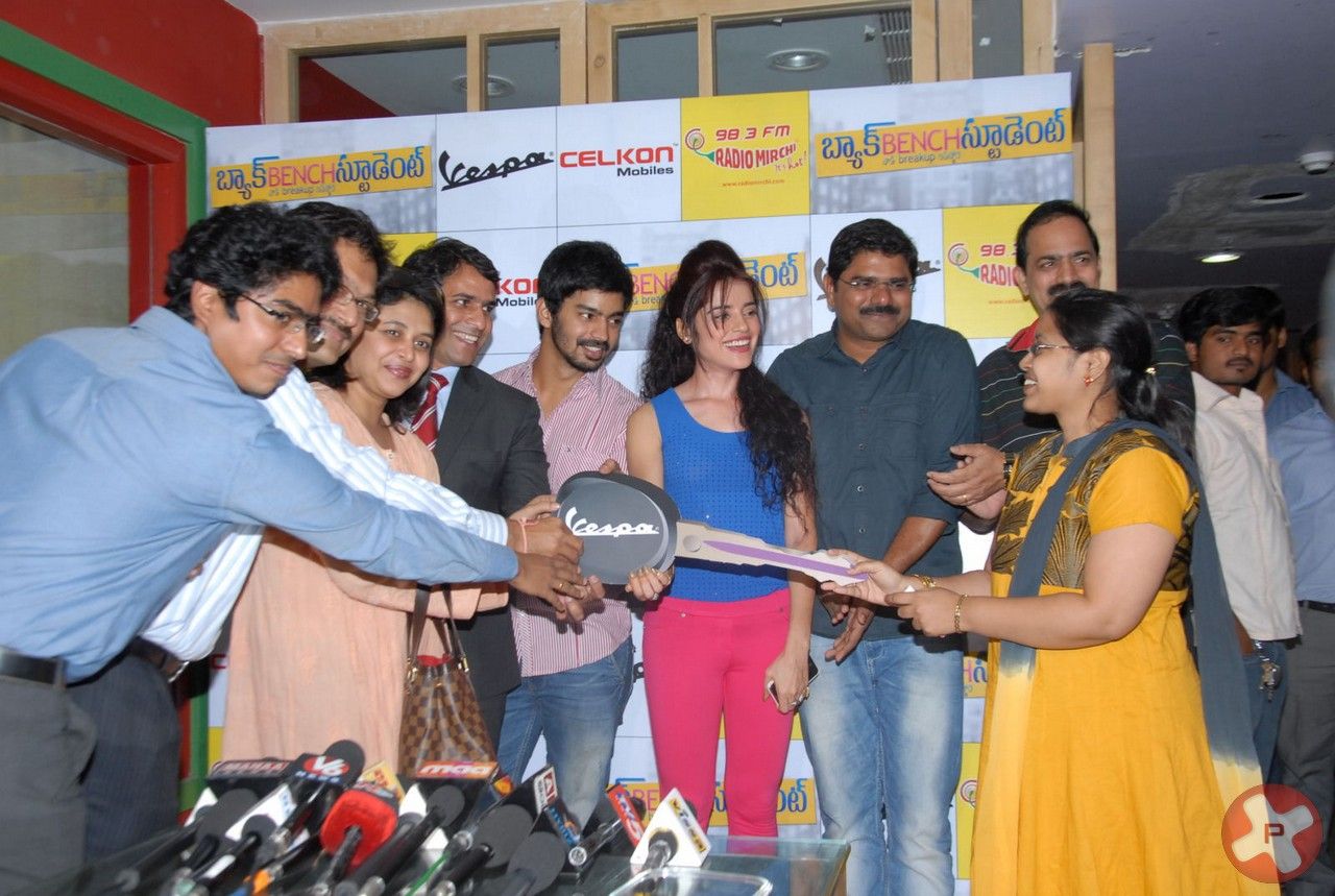 Back Bench Student Movie Team @ Radio Mirchi Pictures | Picture 404843