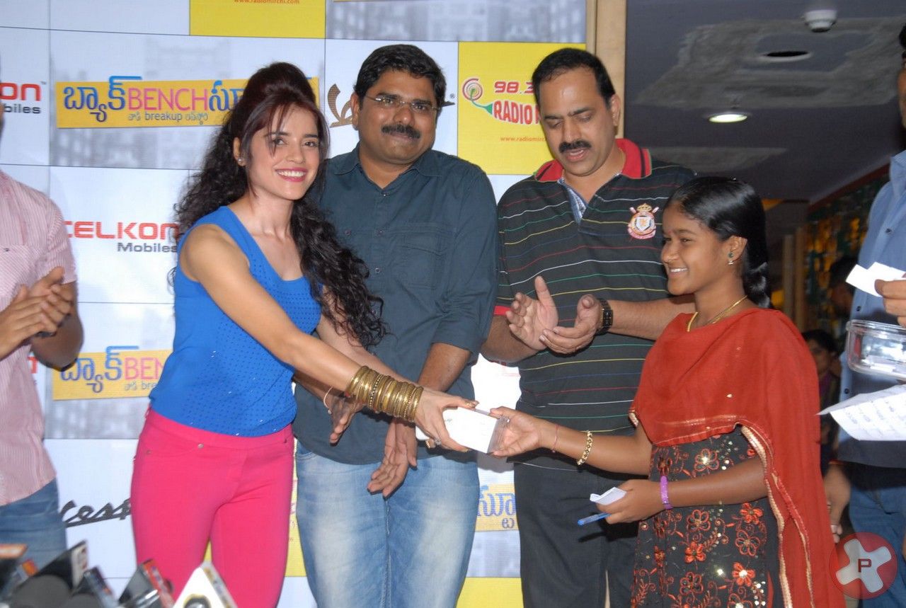 Back Bench Student Movie Team @ Radio Mirchi Pictures | Picture 404877