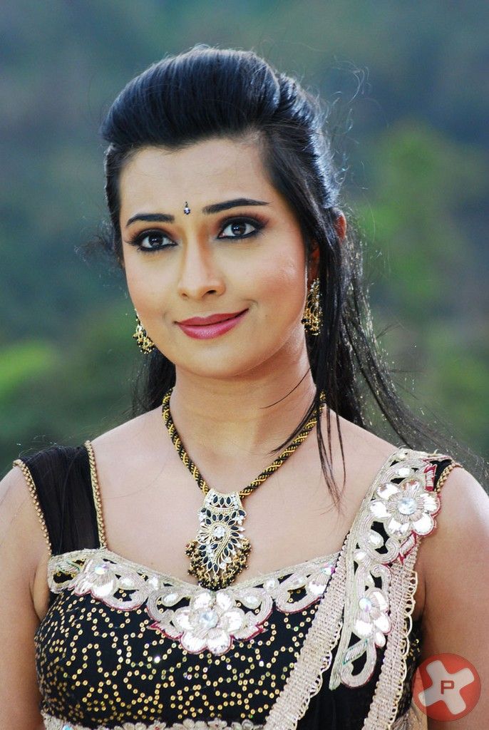 Radhika Pandit Latest Photo Shoot Gallery | Picture 415627