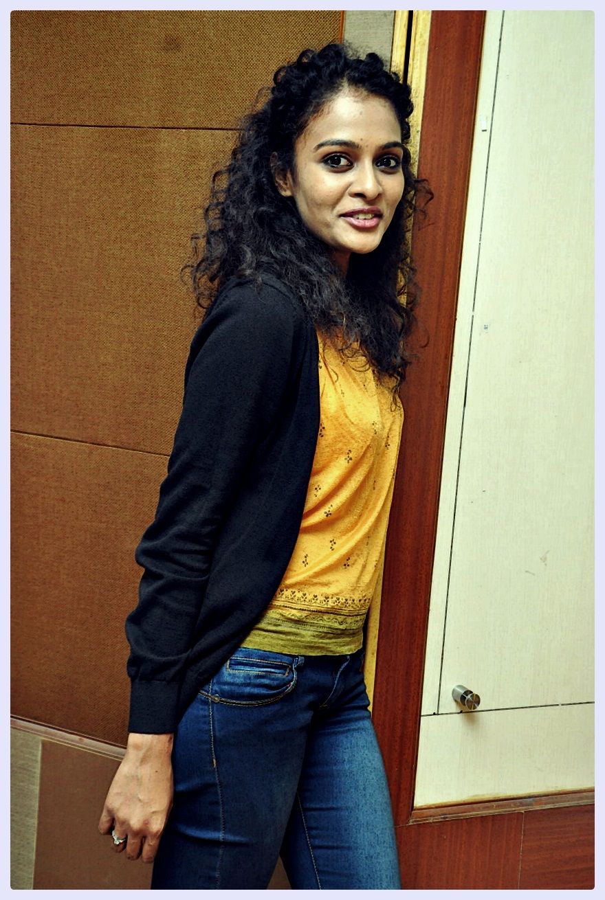 Sonia Deepti at Mr Manmadha Platinum Disc Function Pictures | Picture 418639