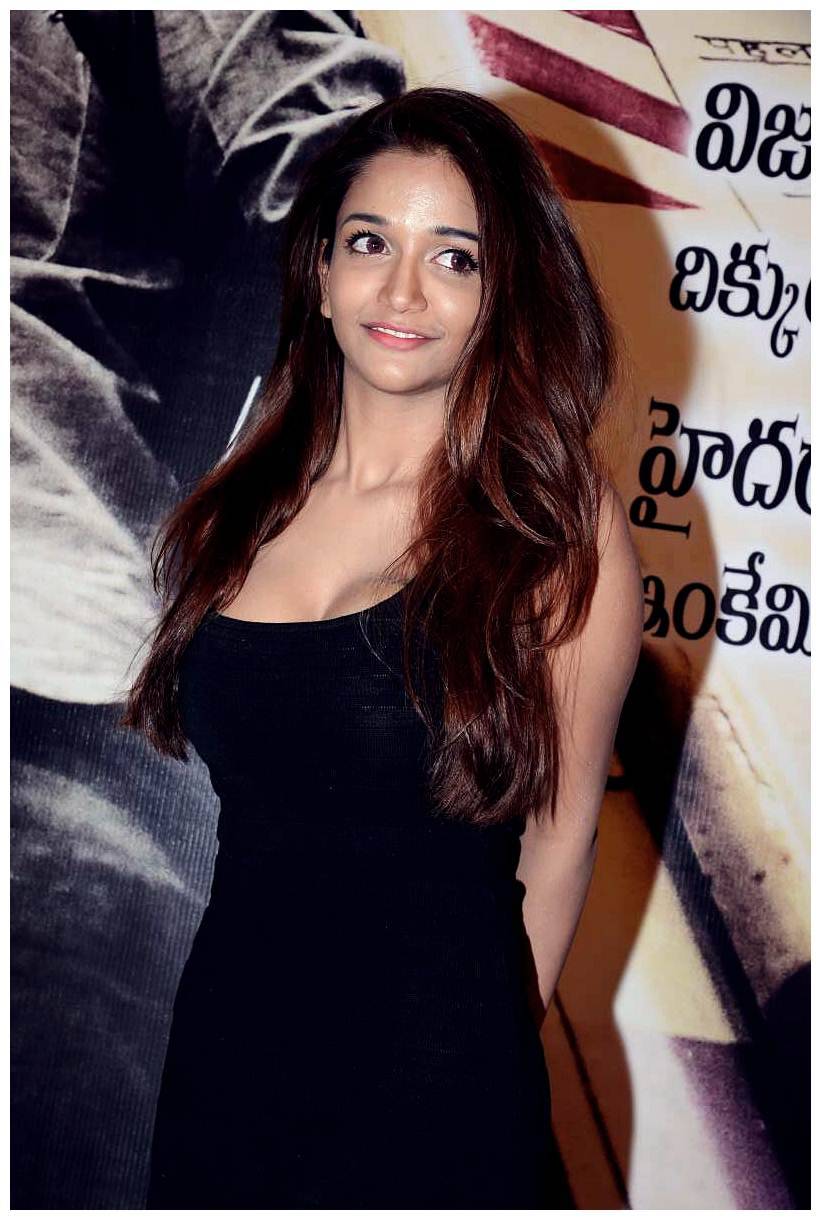 Anaika Soti Hot at Satya 2 Trailer Launch Photos | Picture 455215