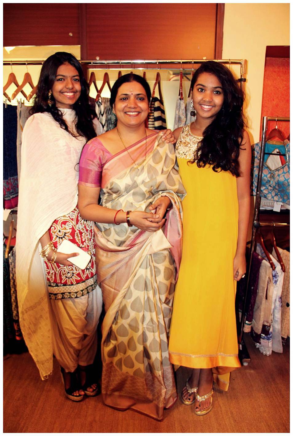 Jeevitha Rajsekhar launches ishaanvi fashion lounge photos | Picture 456542