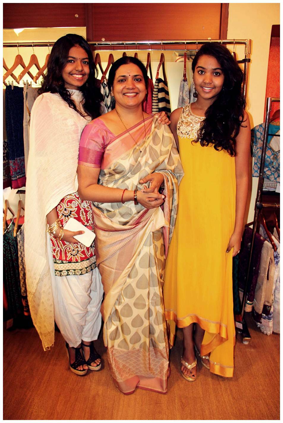 Jeevitha Rajsekhar launches ishaanvi fashion lounge photos | Picture 456610