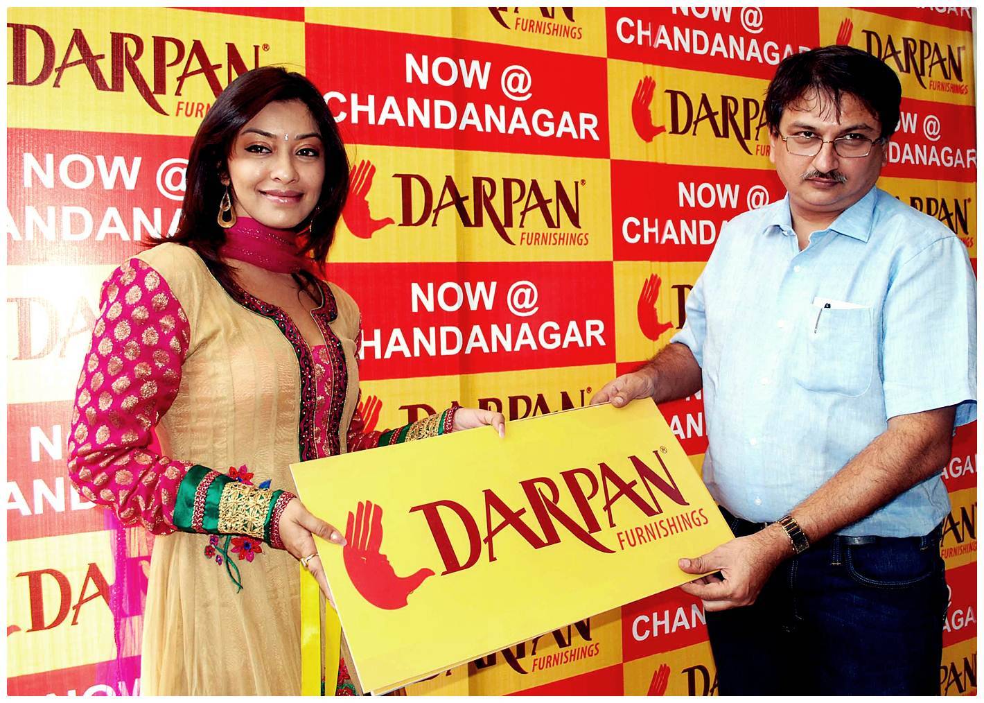 Payal Ghosh and Darpan Unveils Logo for the upcoming hi end Furnishing Showroom Photos | Picture 466123