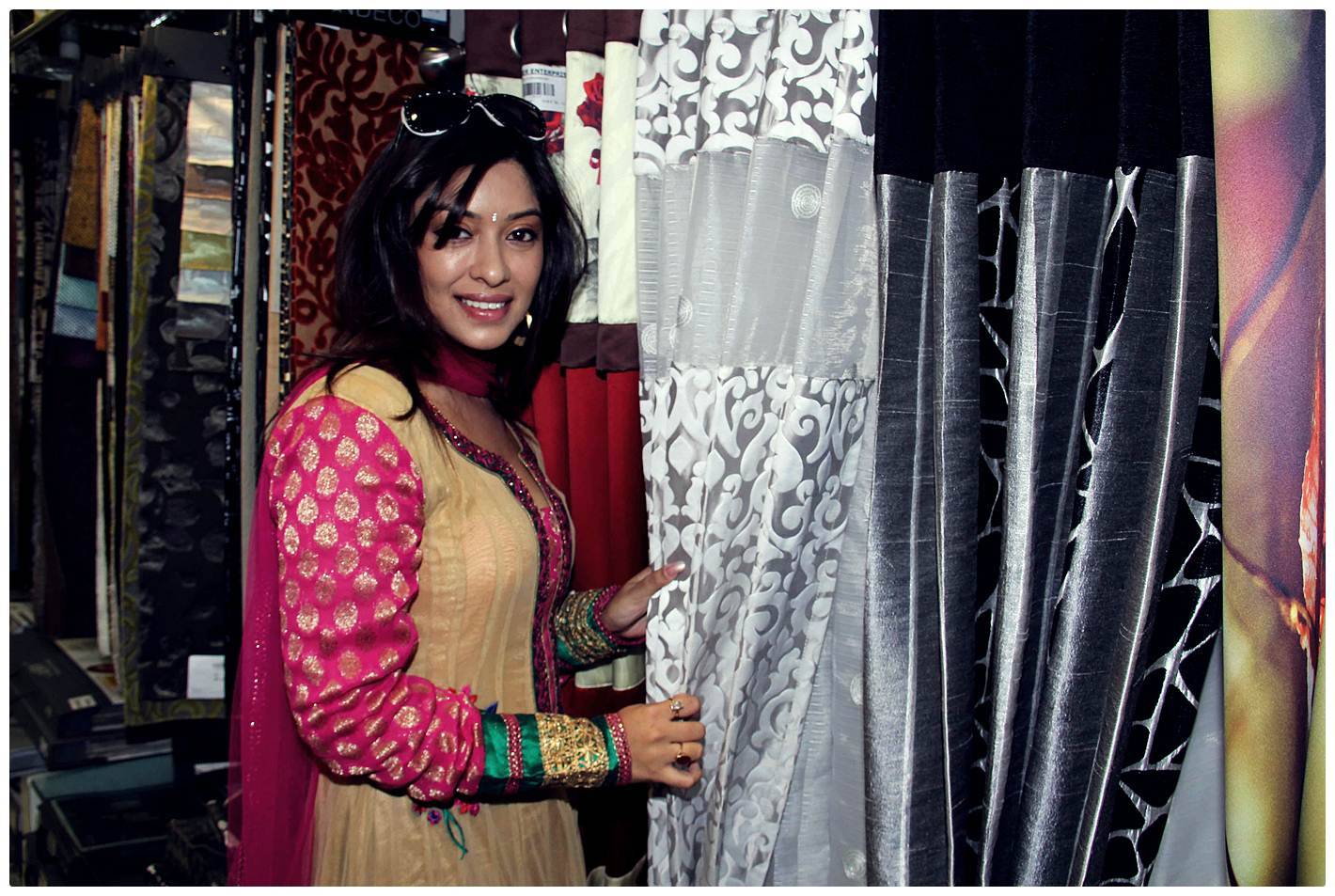 Payal Ghosh - Payal Ghosh and Darpan Unveils Logo for the upcoming hi end Furnishing Showroom Photos | Picture 466131