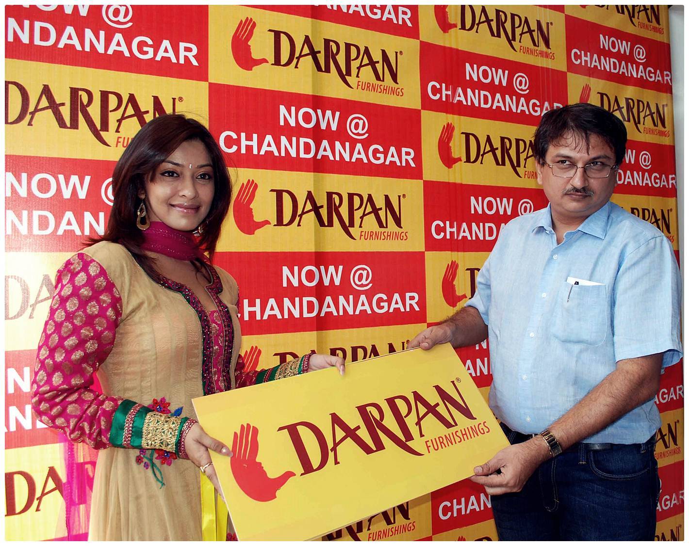 Payal Ghosh and Darpan Unveils Logo for the upcoming hi end Furnishing Showroom Photos | Picture 466134