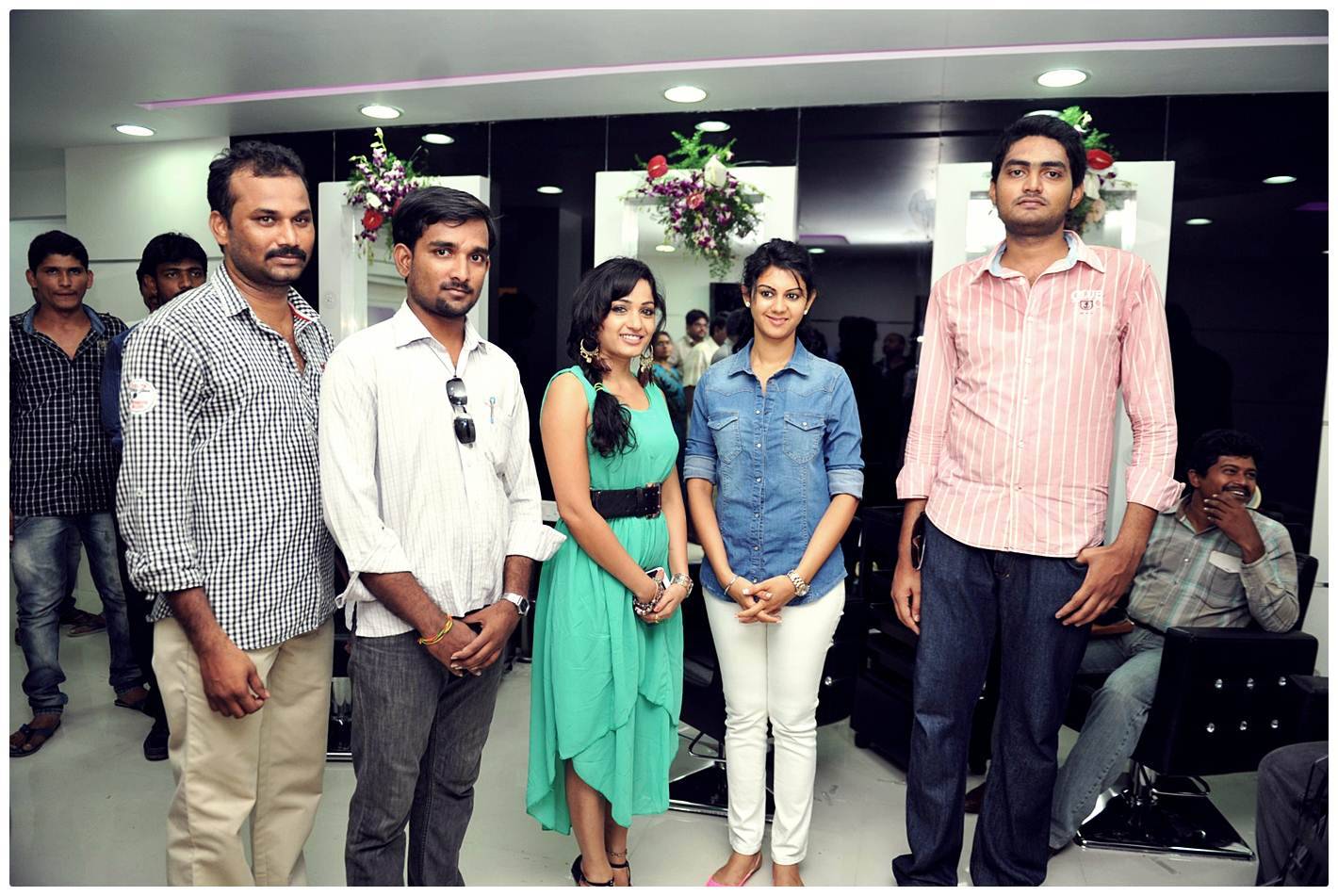 Naturals Launches Salon at Guntur by Kamna Jethamalani , Madhavi Latha Photos | Picture 468644