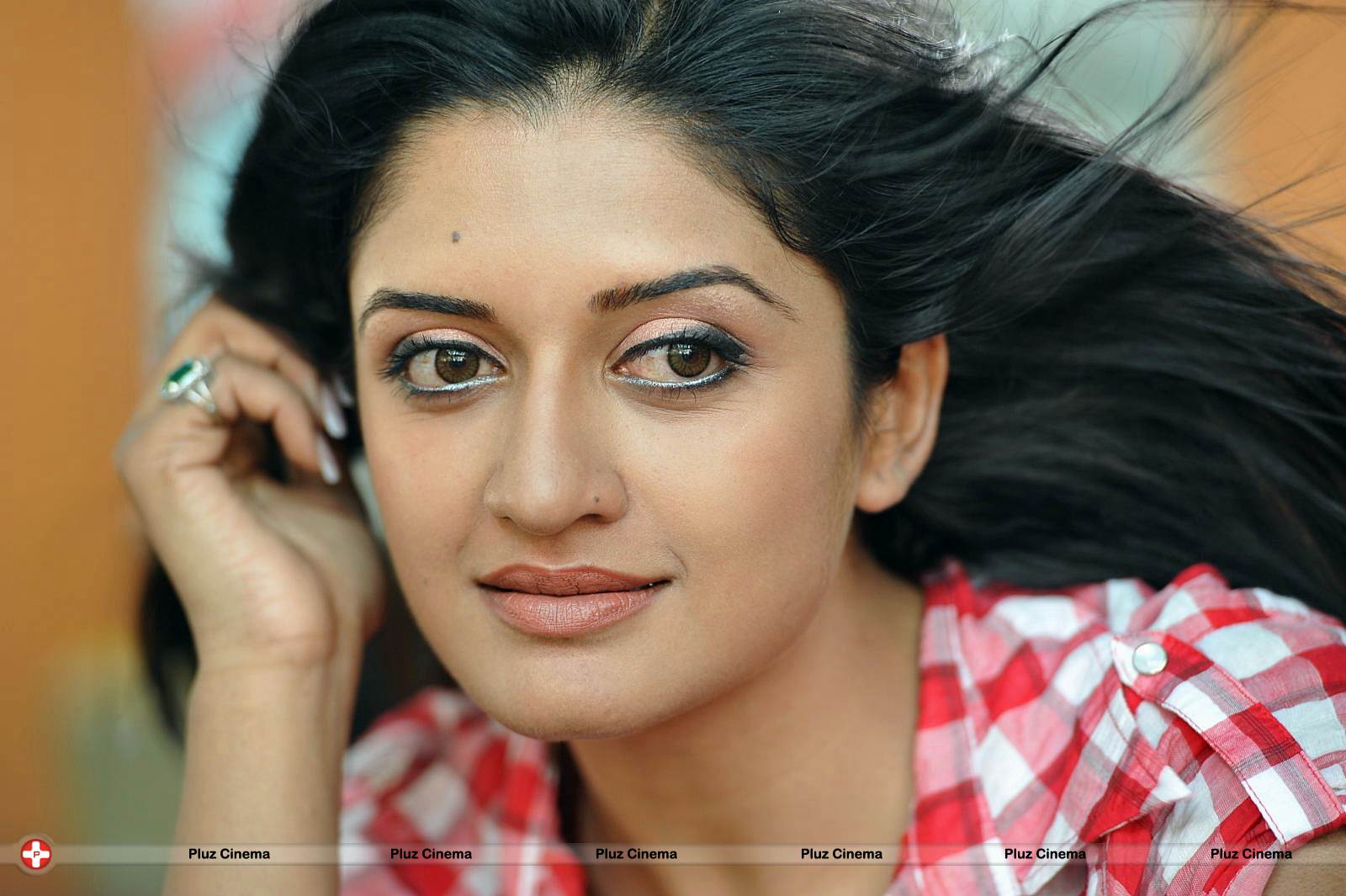 Vimala Raman in Jeans New Hot Photos | Picture 559312