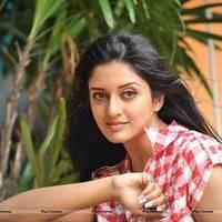 Vimala Raman in Jeans New Hot Photos | Picture 559271