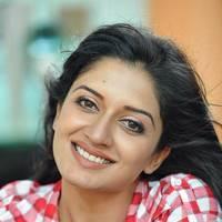Vimala Raman in Jeans New Hot Photos | Picture 559280