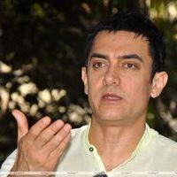 Aamir Khan interacts with the media - Photos | Picture 196952