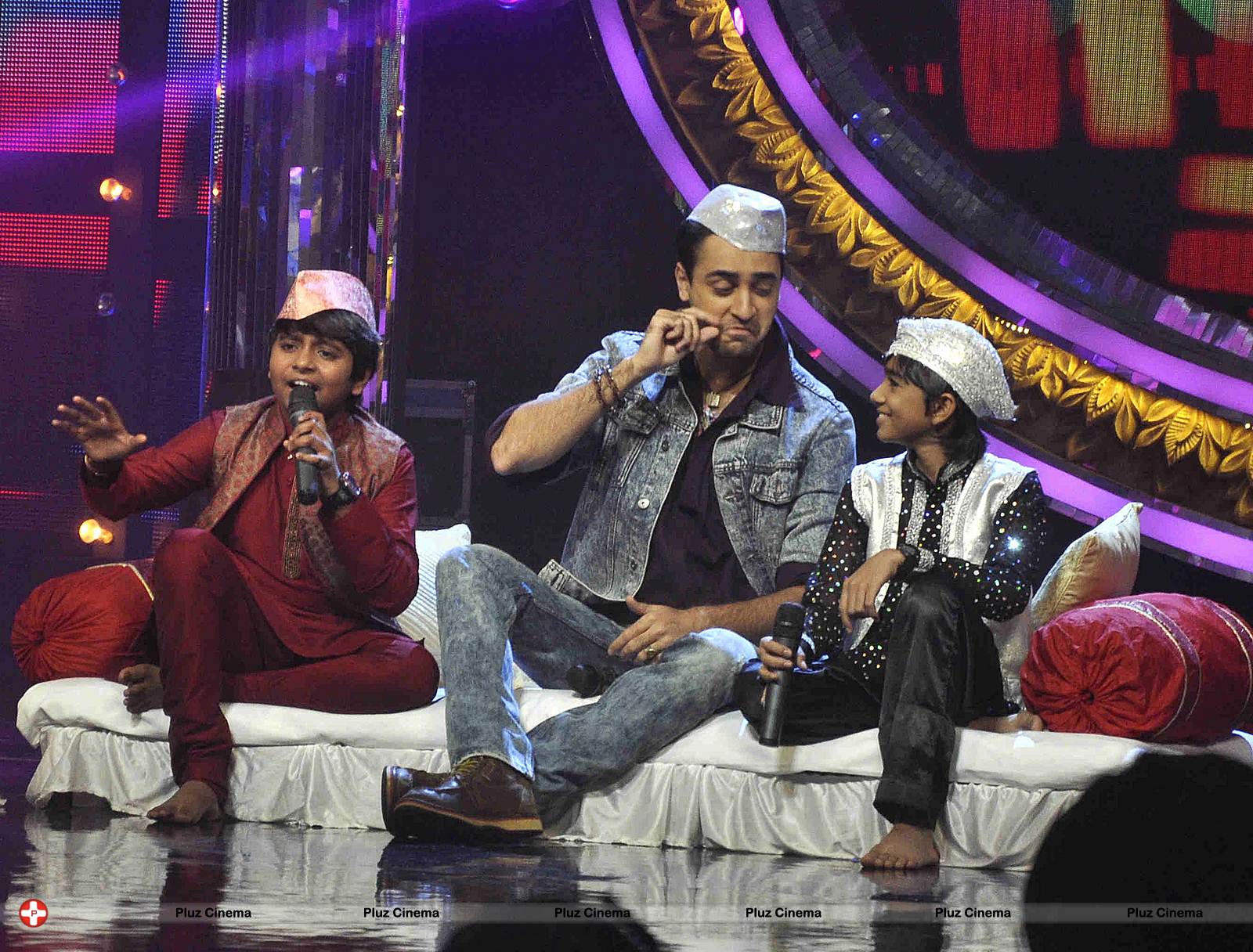 Promotion of film Once Upon A Time in Mumbai Doobara on the sets of Indian Idol Junior Photos | Picture 529156
