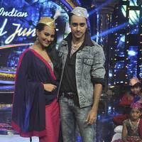 Promotion of film Once Upon A Time in Mumbai Doobara on the sets of Indian Idol Junior Photos | Picture 529153