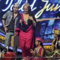 Promotion of film Once Upon A Time in Mumbai Doobara on the sets of Indian Idol Junior Photos | Picture 529163