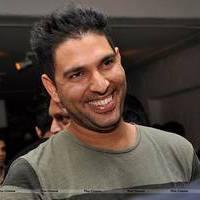 Yuvraj Singh - Launch party of Hard Rock Cafe Photos | Picture 559186